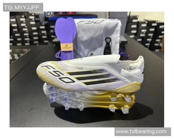 喜欢穿鲜艳足球鞋并以此闻名的世界知名球星都有谁