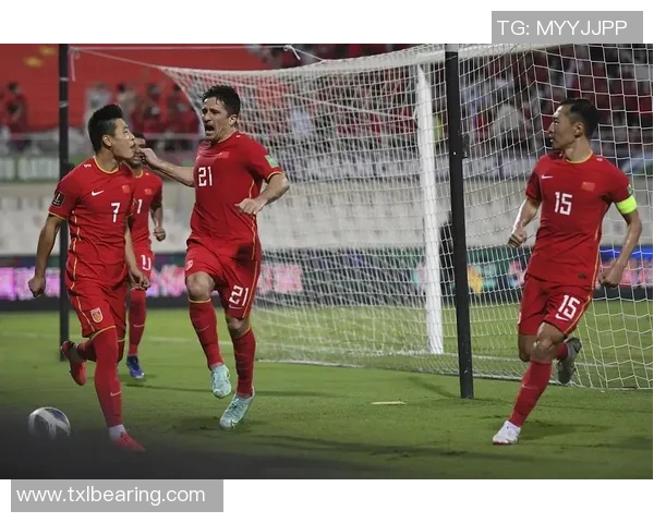 球星壁画足球艺术展现绿茵激情与巨星风采的全新视觉盛宴 球星壁画足球艺术展现绿茵激情与巨星风采的全新视觉盛宴