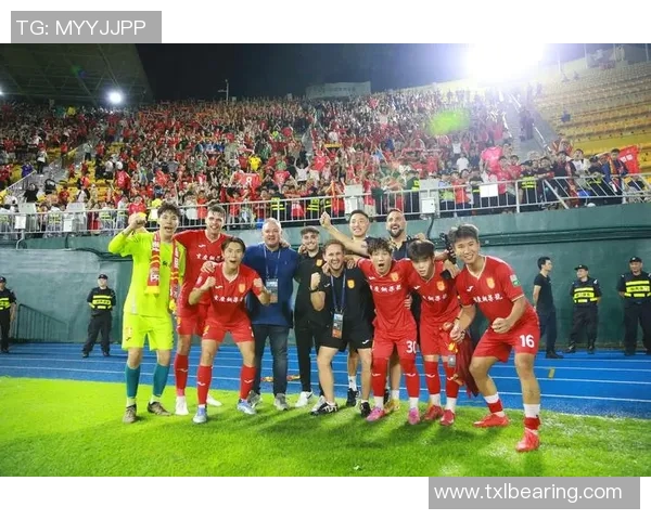 二星足球队的代表球星及其在球队中的核心作用解析 二星足球队的代表球星及其在球队中的核心作用解析